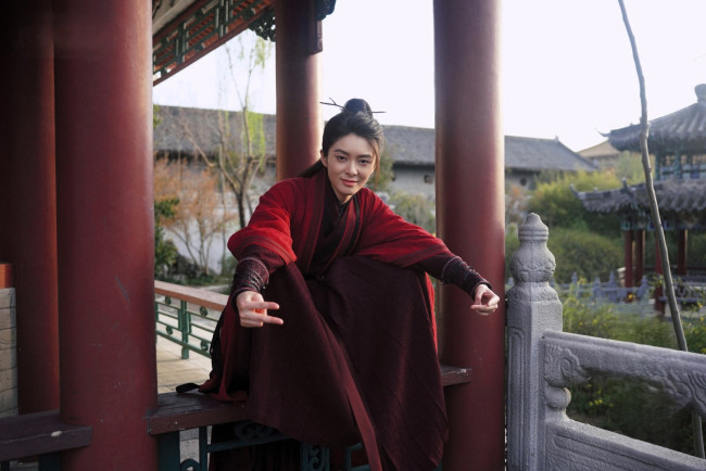 Обои картинки фото кино фильмы, the glory, персонаж, дом, перила