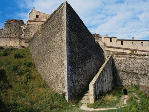 Картинка города исторические архитектурные памятники