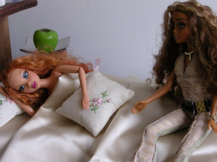 Картинка разное bratz куклы