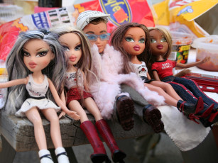 Картинка разное bratz куклы