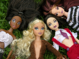 Картинка разное bratz куклы