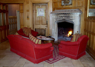 Картинка интерьер камины двери камин кресла