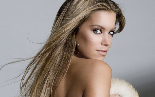 Обои картинки фото Sylvie Van Der Vaart Meis, девушки, , , , , meis, серьги-кольца, профиль