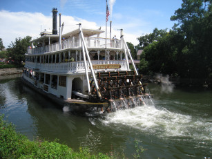 Картинка riverboat at disney корабли пароходы речной прогулочный колесный пароход