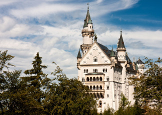 Картинка города замок нойшванштайн германия башни окна деревья