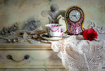 Картинка разное Часы часовые механизмы часы бусы чашка салфетка роза