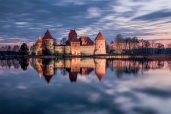 Картинка trakai lithuania города дворцы замки крепости тракай литва замок озеро отражение закат