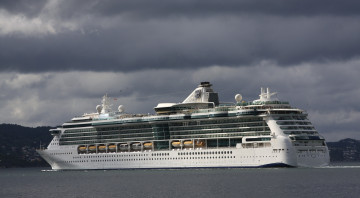 Картинка brilliance+of+the+seas корабли лайнеры круизный лайнер