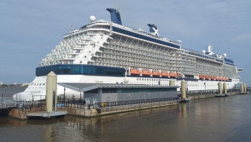 Картинка celebrity+silhouette корабли лайнеры причал лайнер океанский круиз