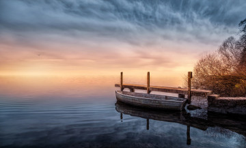 Картинка корабли лодки +шлюпки небо озеро мостик лодка