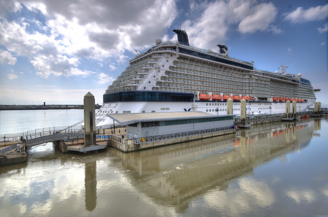 Обои картинки фото celebrity silhouette, корабли, лайнеры, круиз, причал, океанский, лайнер