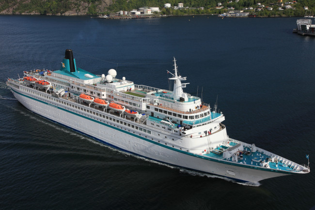 Обои картинки фото albatros, корабли, лайнеры, лайнер, круизный