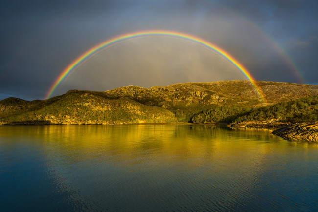 Обои картинки фото природа, радуга, камни, коромысло, вода