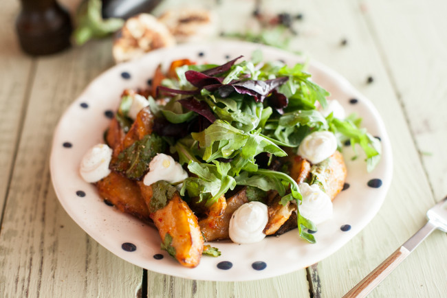 Обои картинки фото еда, картофель, второе, блюдо, майонез, зелень