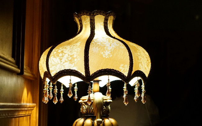 Обои картинки фото разное, осветительные приборы, старинная, настольная, лампа