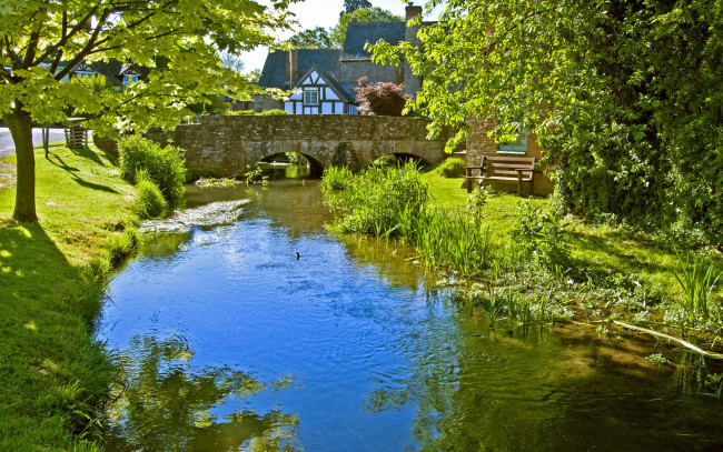 Обои картинки фото great, britain, города, мосты, дом, пейзаж, речка, городок, скамейка, англия, england