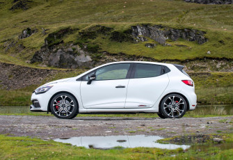 обоя автомобили, renault, светлый, trophy, clio, renaultsport, 220, 2015г