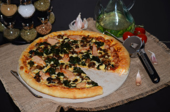 Картинка еда пицца приправа томаты масло