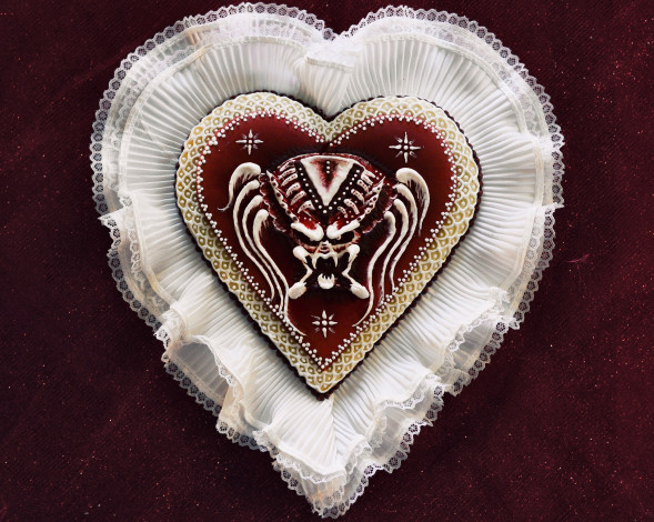 Обои картинки фото еда, торты, фон, кружево, сердце, торт