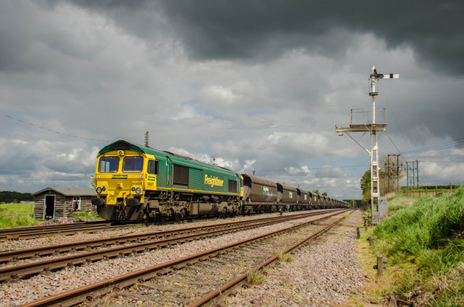 Обои картинки фото техника, поезда, железная, состав, дорога, рельсы, локомотив