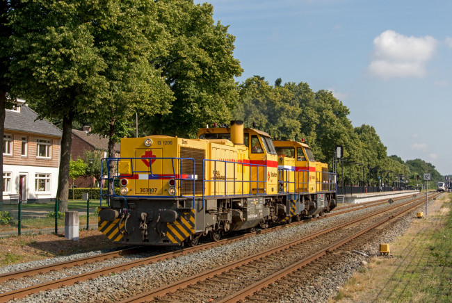 Обои картинки фото техника, локомотивы, рельсы, локомотив