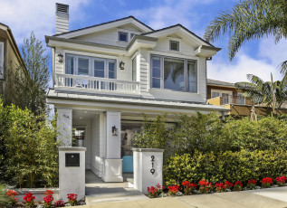 Картинка города -+здания +дома кустарники цветы