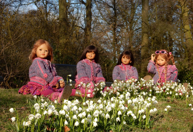 Обои картинки фото германия, разное, игрушки, ландыши, деревья, куклы