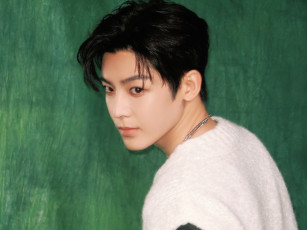 Картинка мужчины hou+ming+hao актер лицо свитер