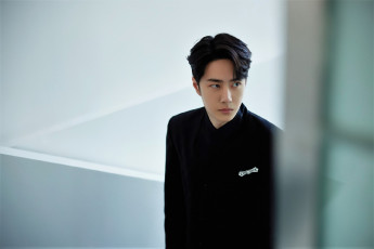 Картинка мужчины wang+yi+bo актер лестница