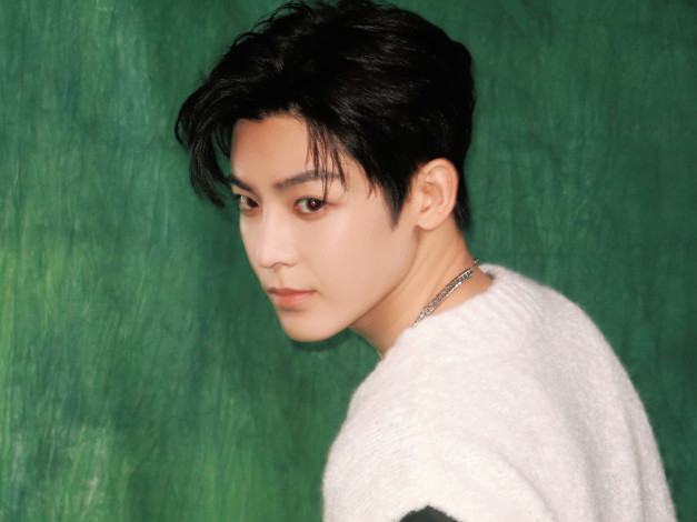 Обои картинки фото мужчины, hou ming hao, актер, лицо, свитер