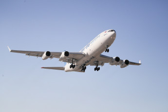 Картинка авиация пассажирские+самолёты ил96 советский российский пассажирский широкофюзеляжный самолeт авиалинии средней большой протяжeнности кб ильюшина