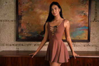 Картинка сексуальная+девушка девушки -+брюнетки +шатенки девушка женщина брюнетка темноволосая сексуальная модель звезда позирует разная обувь верхняя стильная одежда нижнее эротическое бельё трусы лифчик колготки чулки аксессуары макияж и множество элементов на фотографии