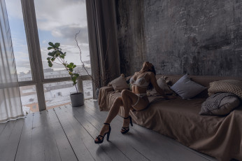 Картинка сексуальная+девушка девушки -+брюнетки +шатенки девушка женщина брюнетка темноволосая сексуальная модель звезда позирует разная обувь верхняя стильная одежда нижнее эротическое бельё трусы лифчик колготки чулки аксессуары макияж и множество элементов на фотографии