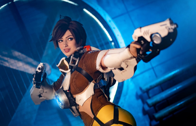 Обои картинки фото девушки, мария давыдова , lady melamory, образ, косплей, костюм, наряд, оружие, решетка, вентилятор