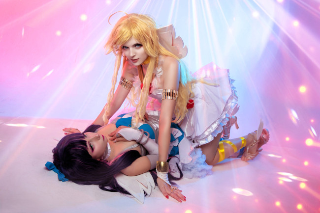 Обои картинки фото девушки, mari aisu, косплей, образы, наряды, костюмы, подруги