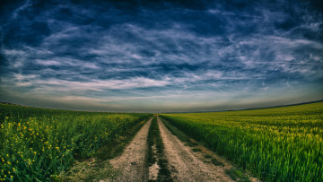 Картинка природа дороги дорога тучи поле