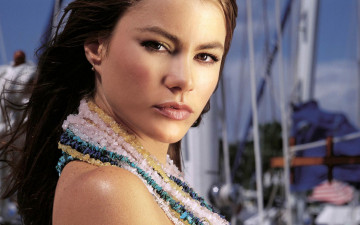 Картинка Sofia+Vergara девушки   бусы взгляд