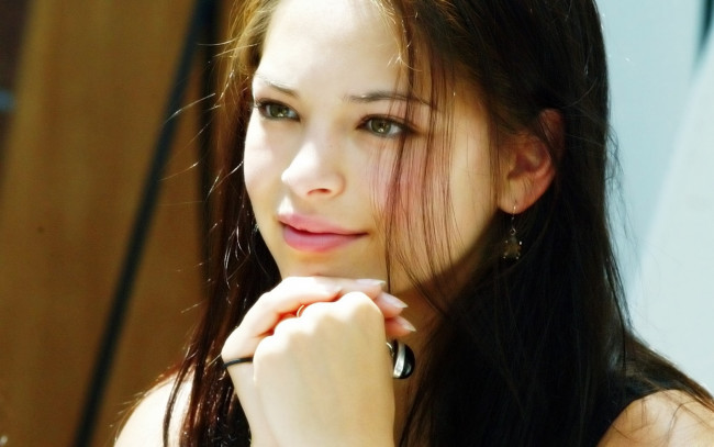 Обои картинки фото Kristin Kreuk, девушки, , , жест