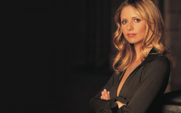 Картинка девушки sarah+michelle+gellar блузка сара мишель геллар декольте актриса блондинка