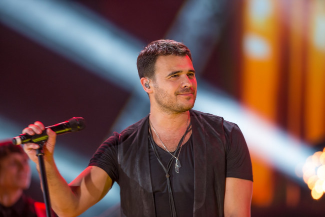 Обои картинки фото emin, музыка, - другое, наушник, микрофон, парень, певец