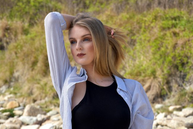 Обои картинки фото девушки, -unsort , блондинки,  светловолосые, взгляд, лицо