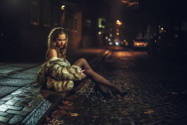 Обои картинки фото девушки, -unsort , брюнетки, темноволосые, взгляд, лицо