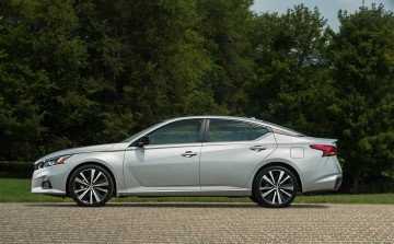 Картинка автомобили nissan datsun