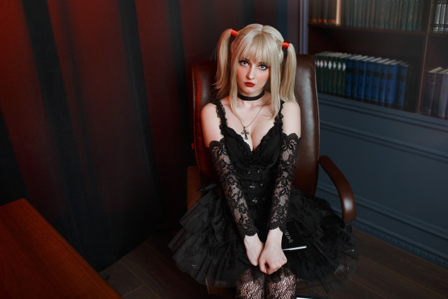 Обои картинки фото девушки, kirdjava, костюм, хвостики, наряд, кресло, книги