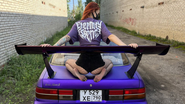 Обои картинки фото автомобили, -авто с девушками, toyota, corona