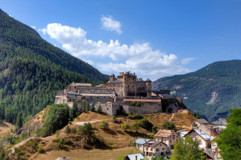 Картинка города дворцы замки крепости башни лес горы