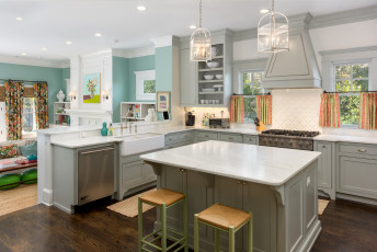 Картинка интерьер кухня столы