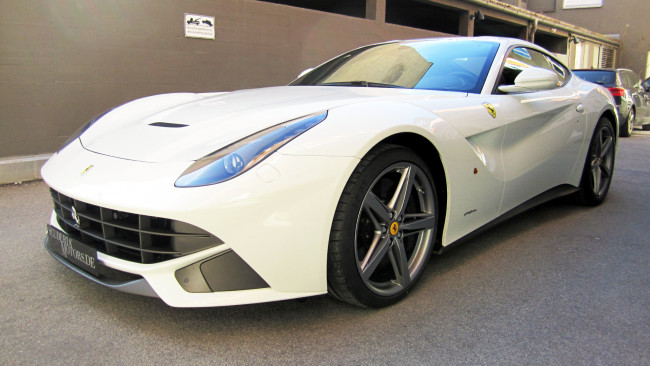 Обои картинки фото ferrari, f12, автомобили, италия, спортивные, гоночные, s, p, a