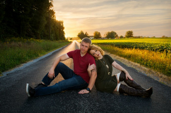 Картинка разное мужчина+женщина пара закат девушка парень сидят дорога