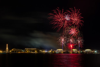 Картинка разное салюты +фейерверки салют город ночь